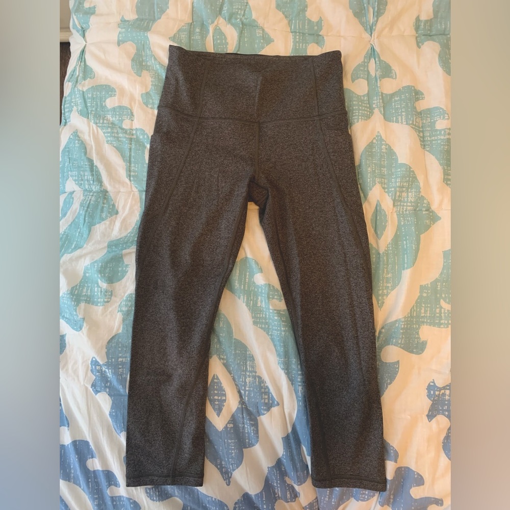 Athleta Stash Pocket Salutation Capri XS - Picture 2 of 7